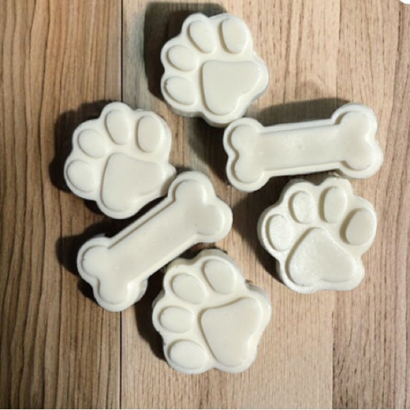 Hand Crafted Soap - Paws & Bones🐾 - Picture 2 of 4